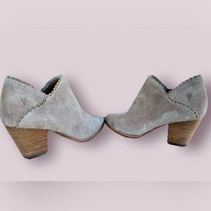 FRYE ‘Pink Suede Sky Reed Scallop Shooties’ Size 7.5 Ankle Boots Booties Beige